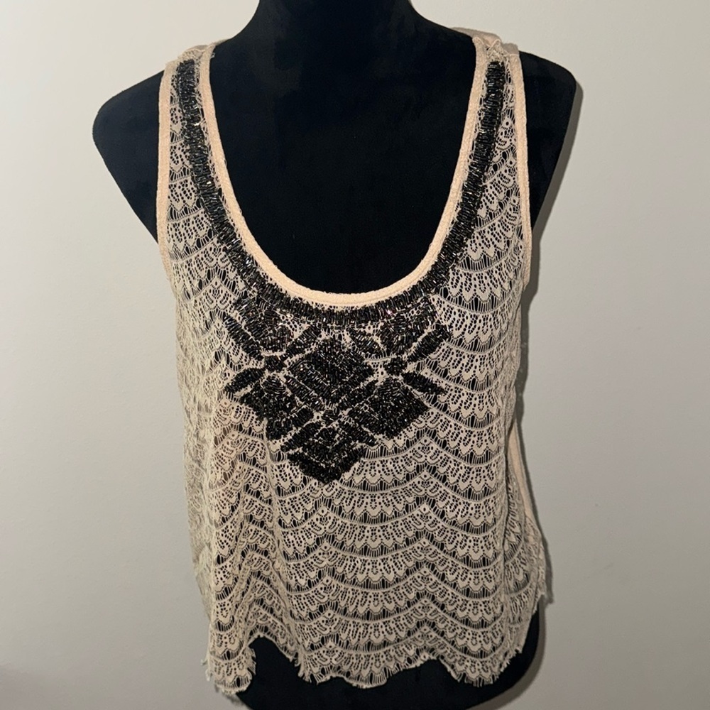 Collection Costa Blanca beaded lace front sheer sleeveless top
Sz‎ M